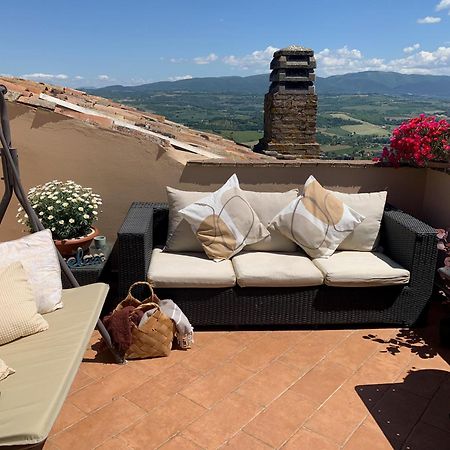 Апартаменты La Terrazza Sul Verde, Vista Mozzafiato In Pieno Centro Тоди Экстерьер фото