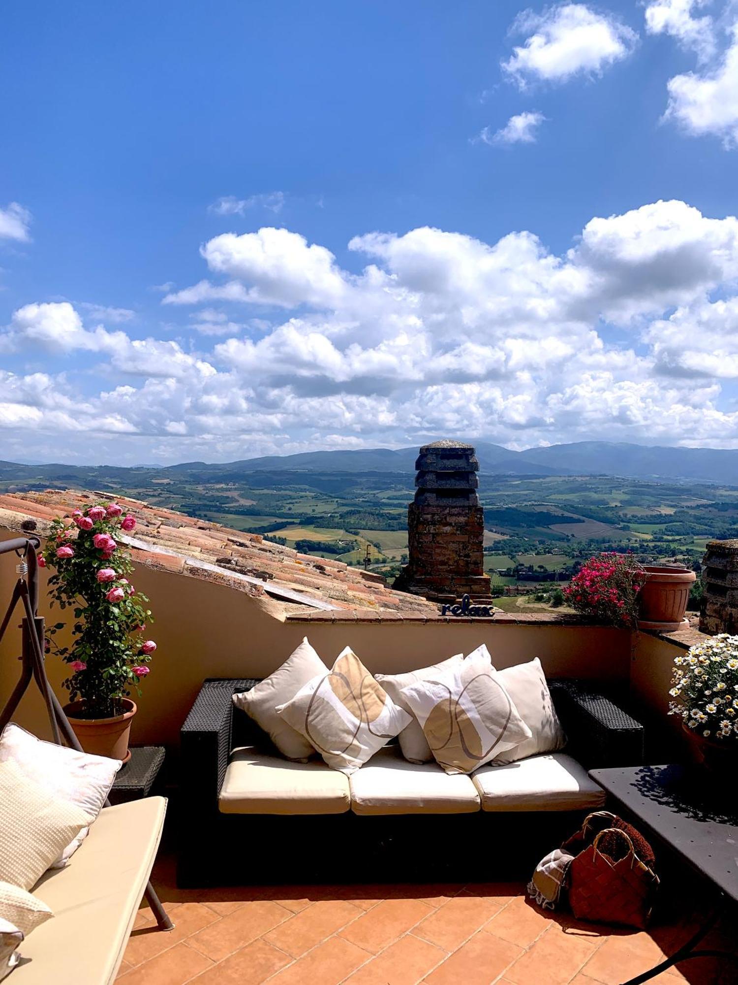 Апартаменты La Terrazza Sul Verde, Vista Mozzafiato In Pieno Centro Тоди Экстерьер фото